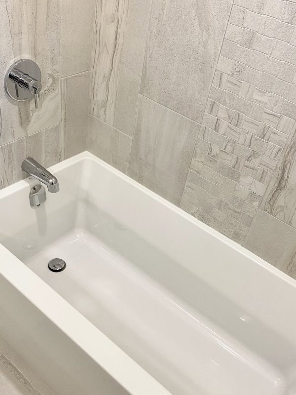 Shower/bathtub combination