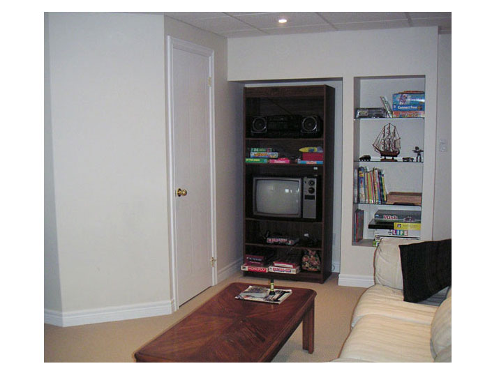 Entertainment wall unit in family room