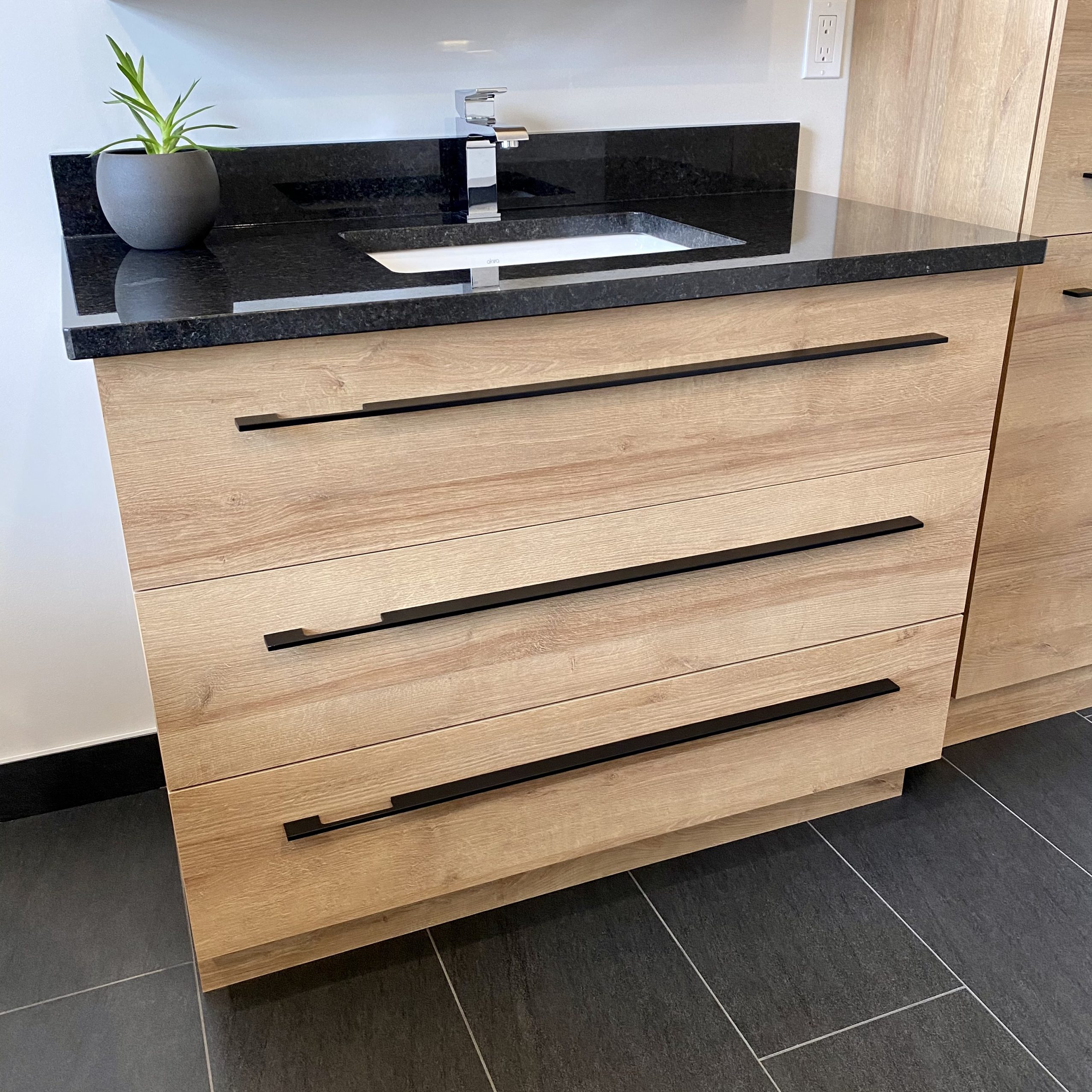 Single undermount sink vanity